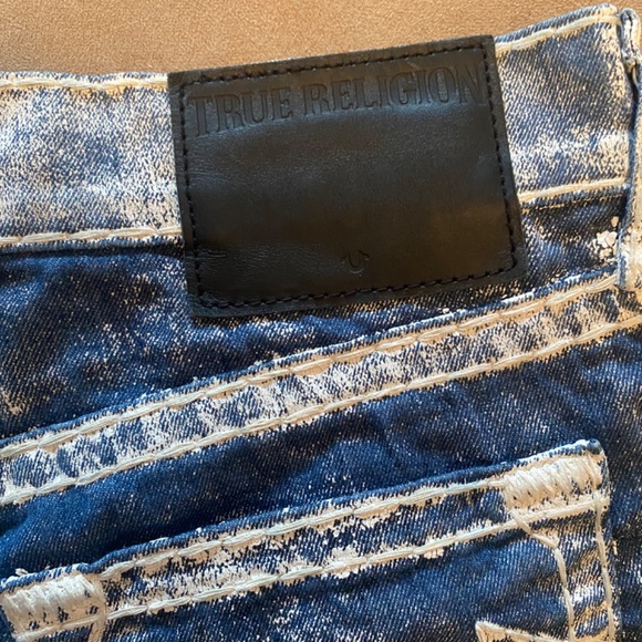 True Religion Men’s shorts - Picture 9 of 9